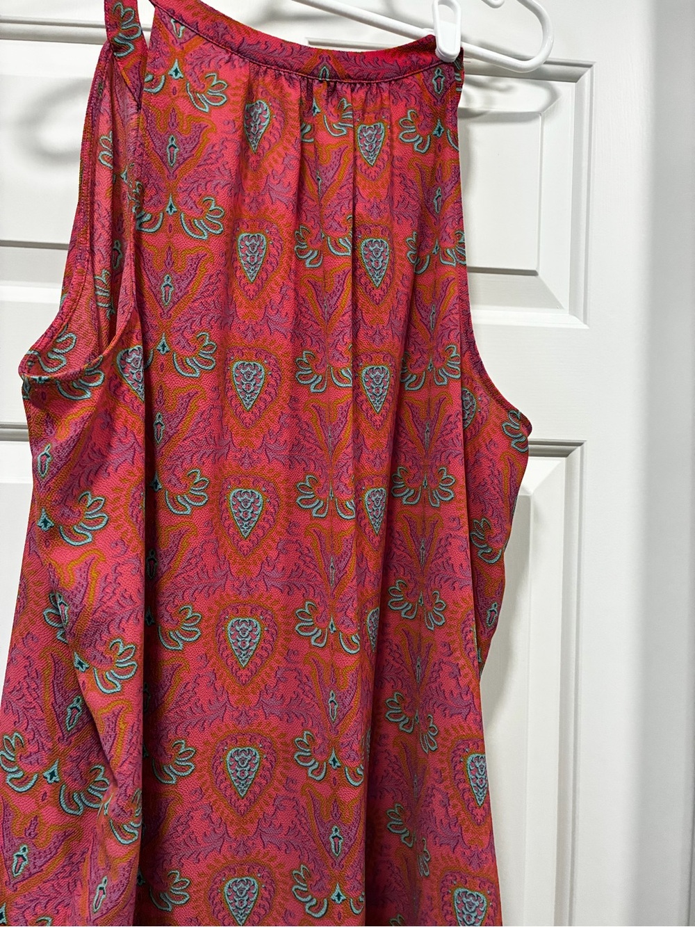 Rose & Olive Pink Paisley-Print Sleeveless V-Neck Camisole - Picture 2 of 4